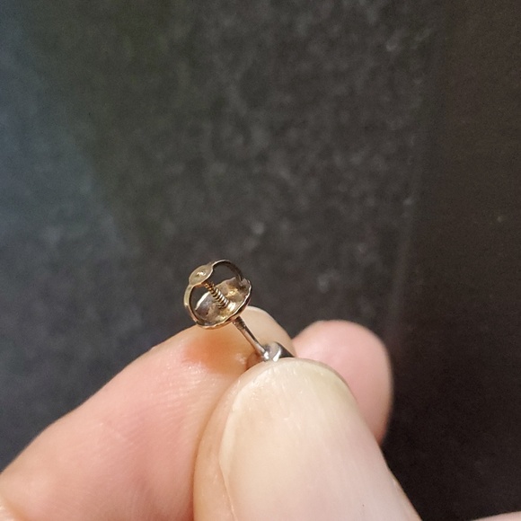 14k White Gold Real Diamond Earrings. SALE WONT LAST LONG‼️ - Picture 5 of 5